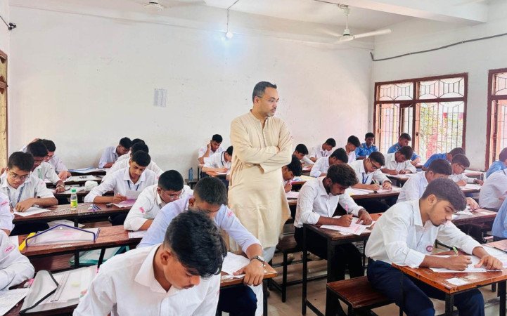 সুষ্ঠু পরিবেশে এসএসসি পরীক্ষা অনুষ্ঠানের লক্ষ্যে   পরীক্ষা সংক্রান্ত বিধান প্রতিপালনে শিক্ষা মন্ত্রণালয়ের অনুরোধ