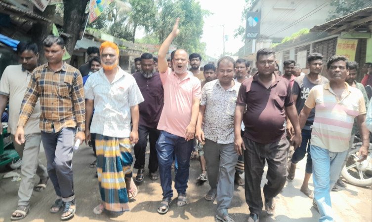 সিএনজি বন্ধের দাবিতে সুন্দরগঞ্জে মোটর শ্রমিকদের বিক্ষোভ মিছিল ও সমাবেশ