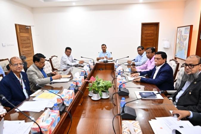 লেকের দূষণ ঠেকাতে সমন্বিত উদ্যোগ জোরদারের নির্দেশ প্রধানমন্ত্রীর